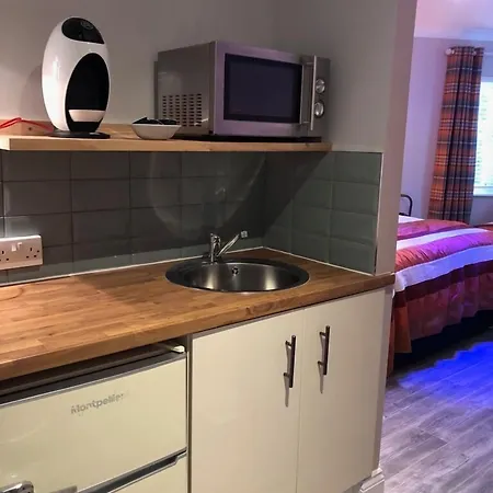 Amber Heights Oda ve Kahvaltı 3*