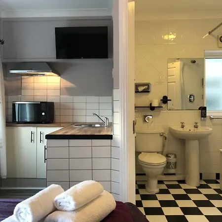 Amber Heights Bed & Breakfast 3*